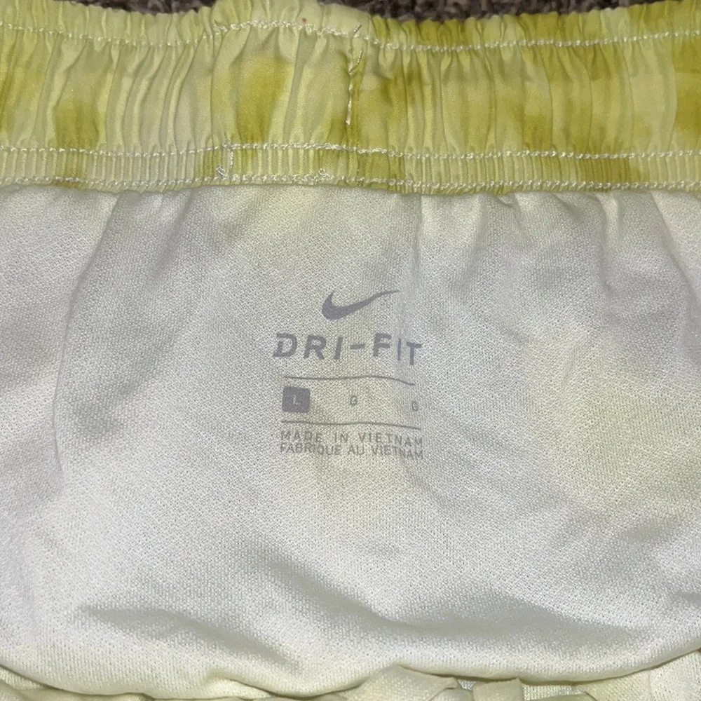 Nike Women’s Running Shorts - Picture 4 of 7